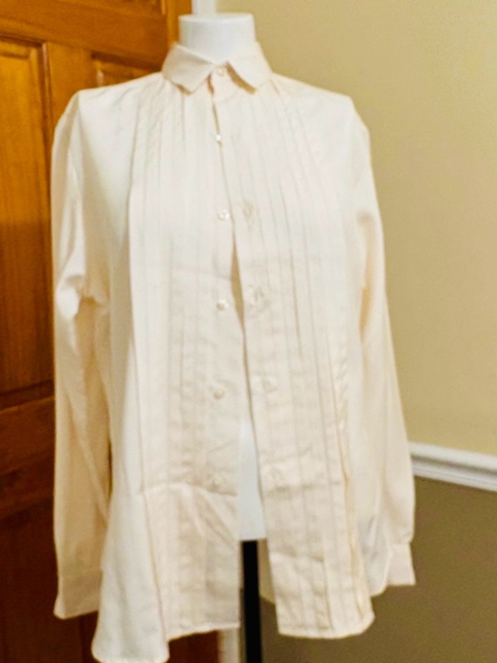Ike Behar Cream SilkPleated Front Button-Down Shirt Sz.12